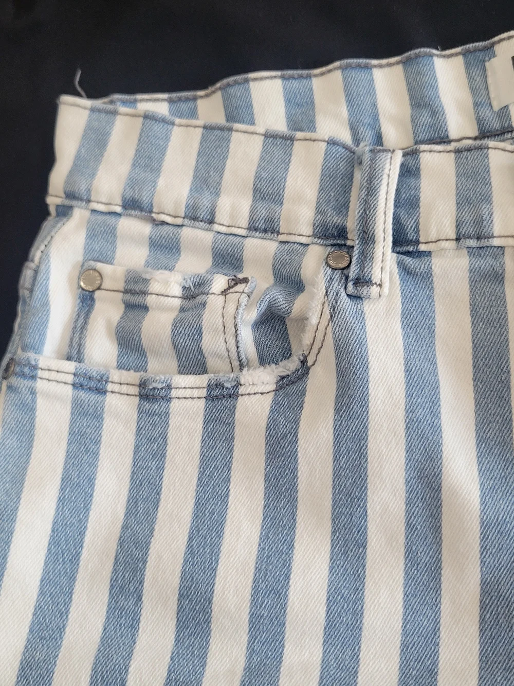 Kensie Blue & White Striped Distressed The 